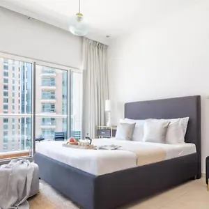 Burj Al Nujoom Downtown, Mall & Burj Khalifa Apartment